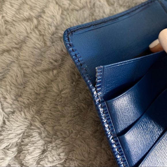 Louis Vuitton Epi Wallet - Picture 10 of 16